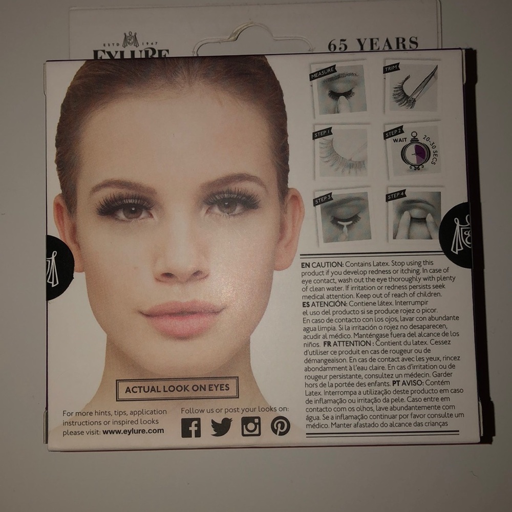 Dramatic eyelashes - Picture 2 of 2